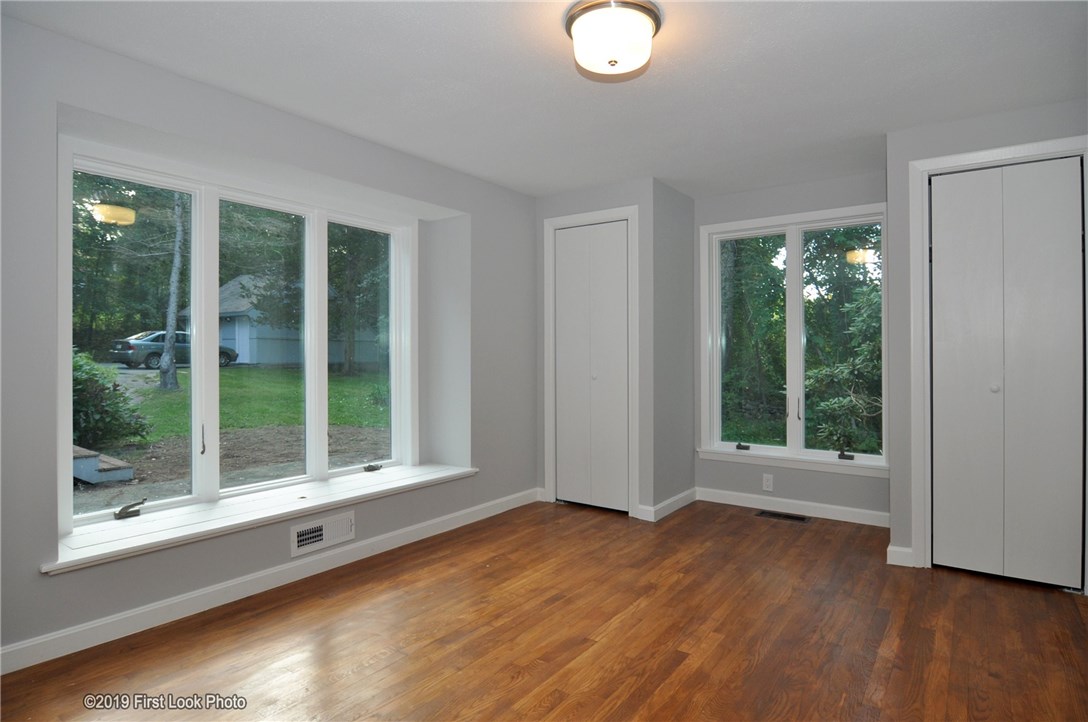 228 Harris Road Smithfield, RI 02917 - Photo 7 of 19 Gallery Image 7