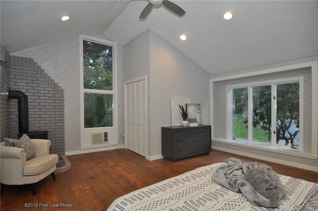 228 Harris Road Smithfield, RI 02917 - Photo 9 of 19 Gallery Image 9