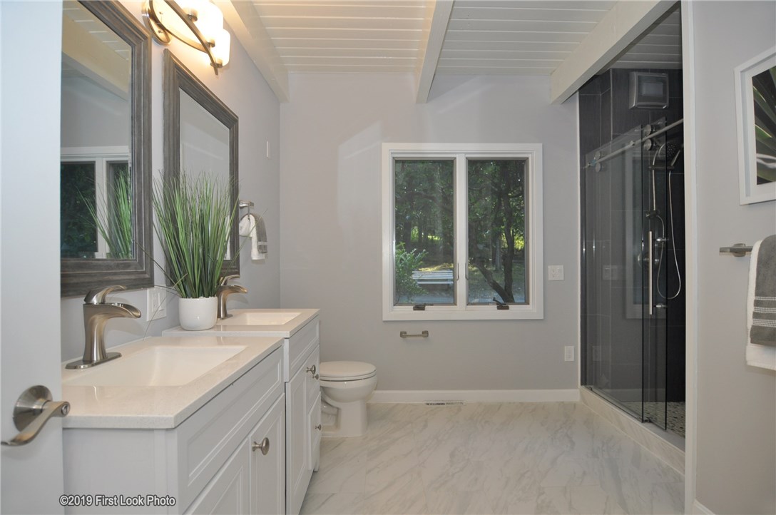 228 Harris Road Smithfield, RI 02917 - Photo 10 of 19 Gallery Image 10