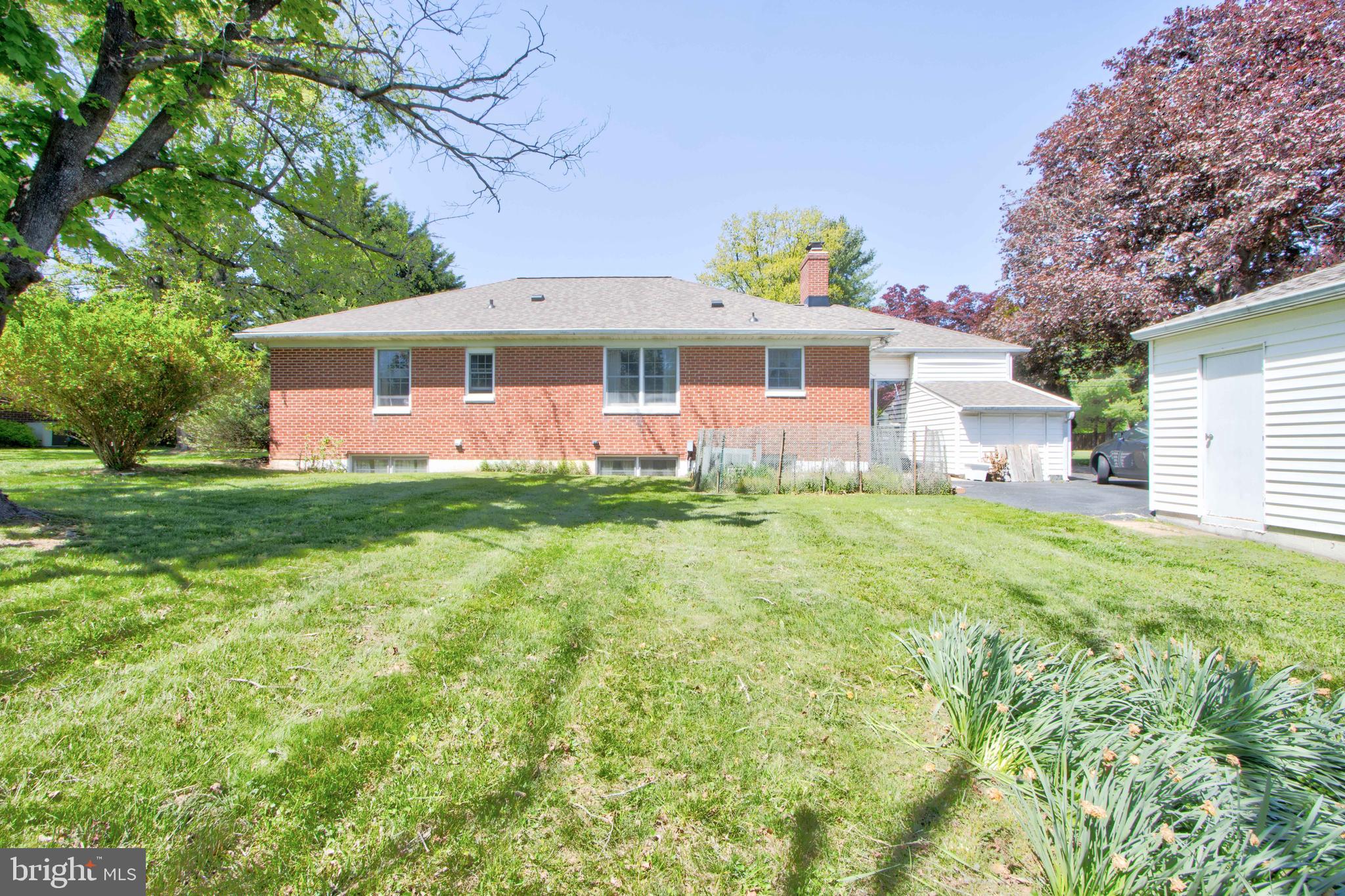 417 Everett Road Monkton, MD 21111 - Photo 26 of 31 a front view of house with yard and green space