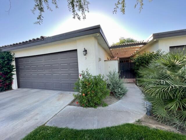 3 Ronda Drive Rancho Mirage, CA 92270 - Photo 1 of 4 64155