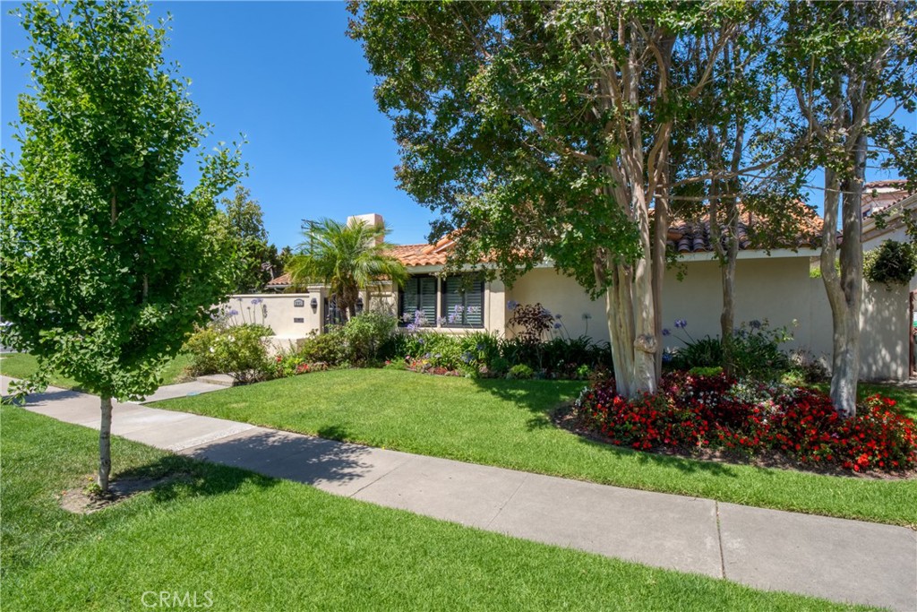 12051 Old Mill Road Los Alamitos, CA 90720 - Photo 3 of 50