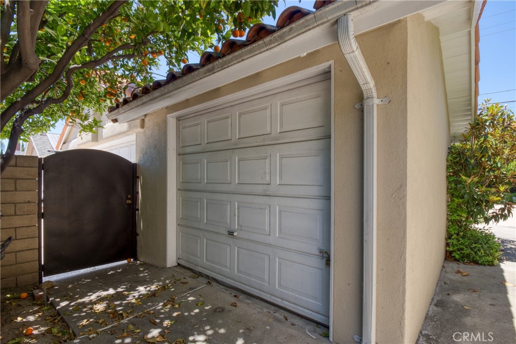 12051 Old Mill Road Los Alamitos, CA 90720 - Photo 40 of 50 Art Studio attached to the two car garage.