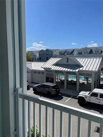 $3,600 | 2413 Ezzell Court, Sarasota, FL 34237