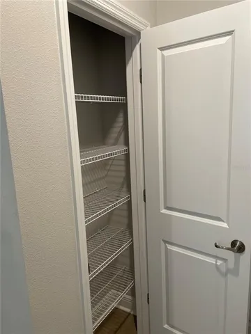 $3,600 | 2413 Ezzell Court, Sarasota, FL 34237