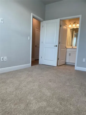 $3,600 | 2413 Ezzell Court, Sarasota, FL 34237