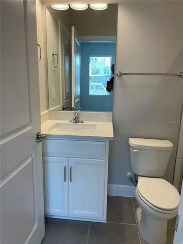 $3,600 | 2413 Ezzell Court, Sarasota, FL 34237