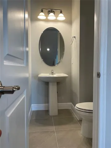 $3,600 | 2413 Ezzell Court, Sarasota, FL 34237