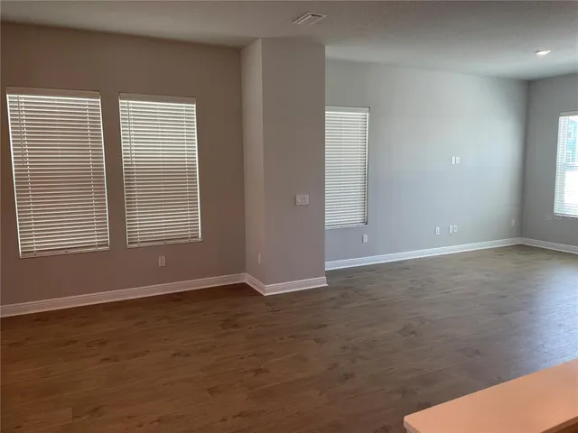 $3,600 | 2413 Ezzell Court, Sarasota, FL 34237