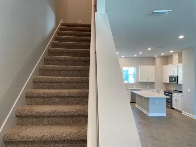 $3,600 | 2413 Ezzell Court, Sarasota, FL 34237