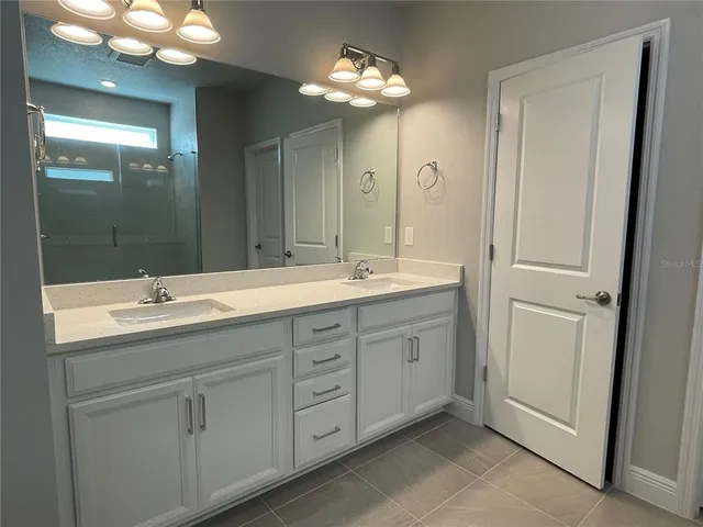 $3,600 | 2413 Ezzell Court, Sarasota, FL 34237