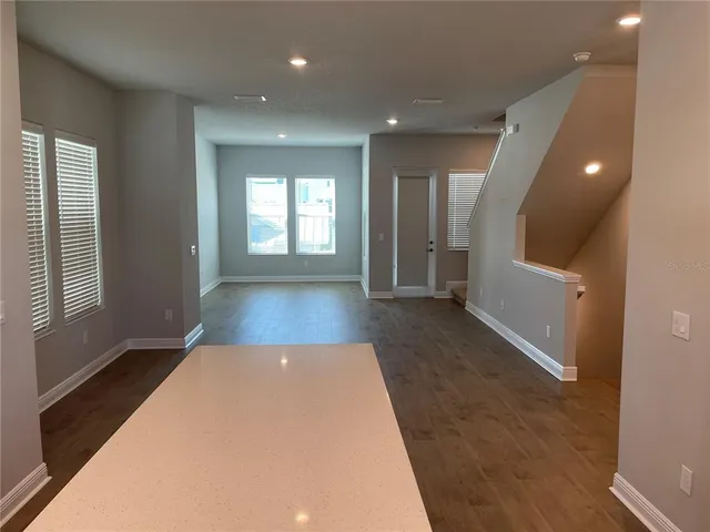 $3,600 | 2413 Ezzell Court, Sarasota, FL 34237