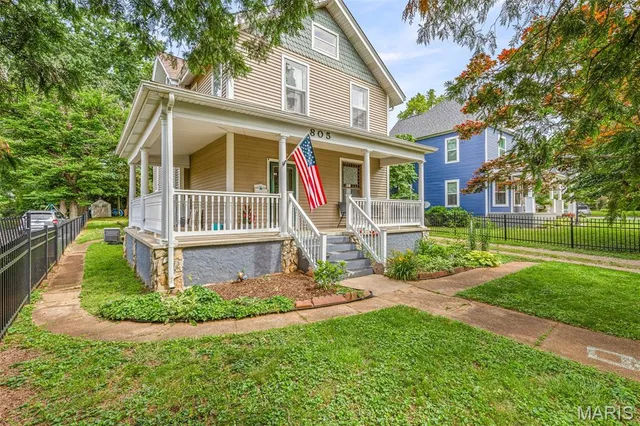 $240,000 | 805 West Columbia Street, Farmington, MO 63640