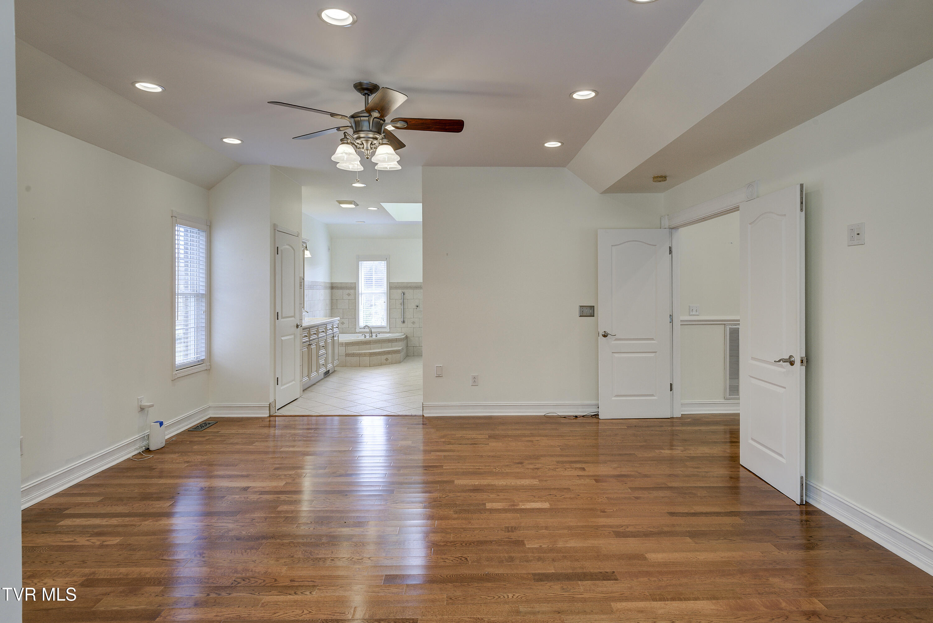 2272 Bullock Hollow Road Bristol, TN 37620 - Photo 31 of 91 Master Bedroom