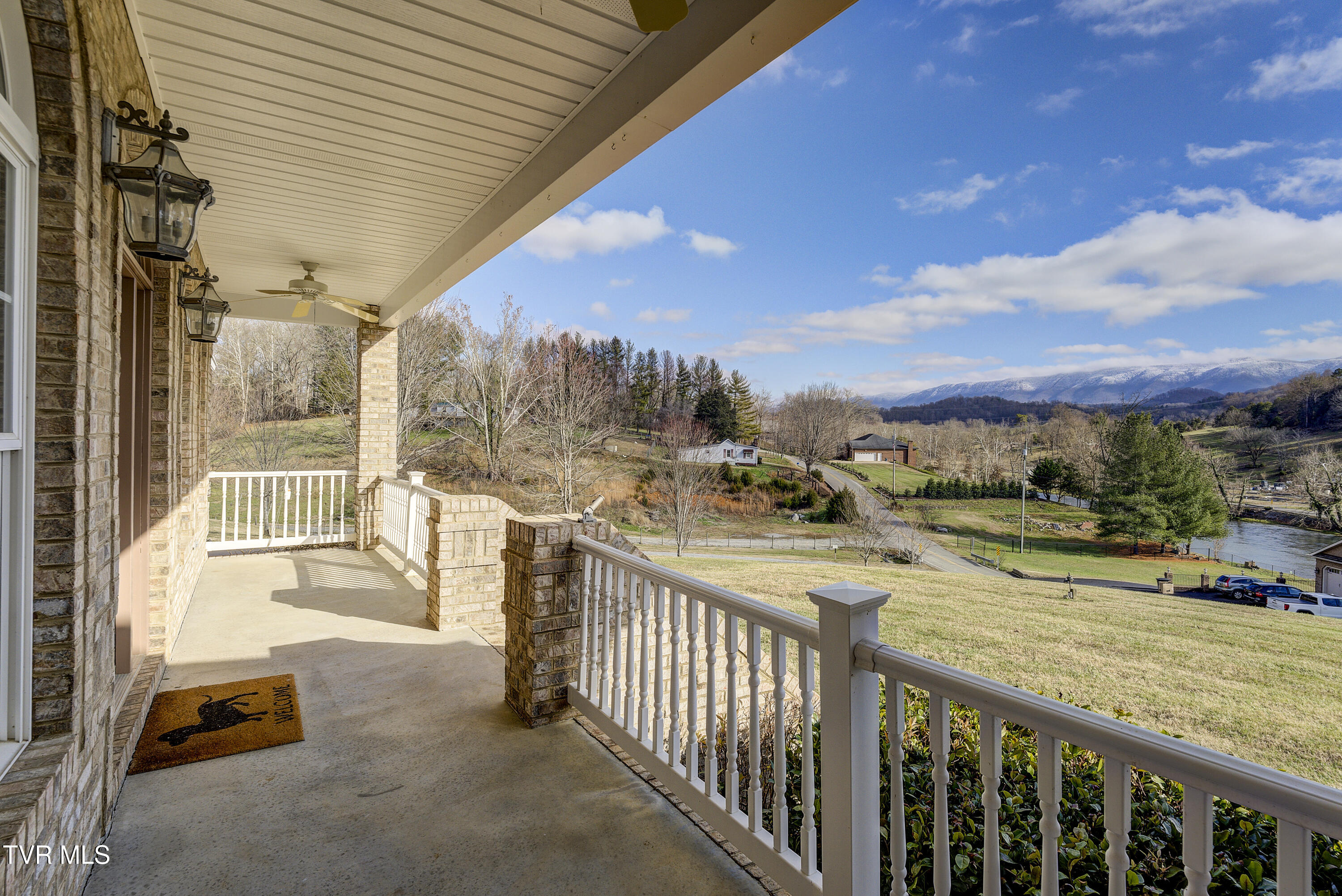 2272 Bullock Hollow Road Bristol, TN 37620 - Photo 75 of 91 Front Porch