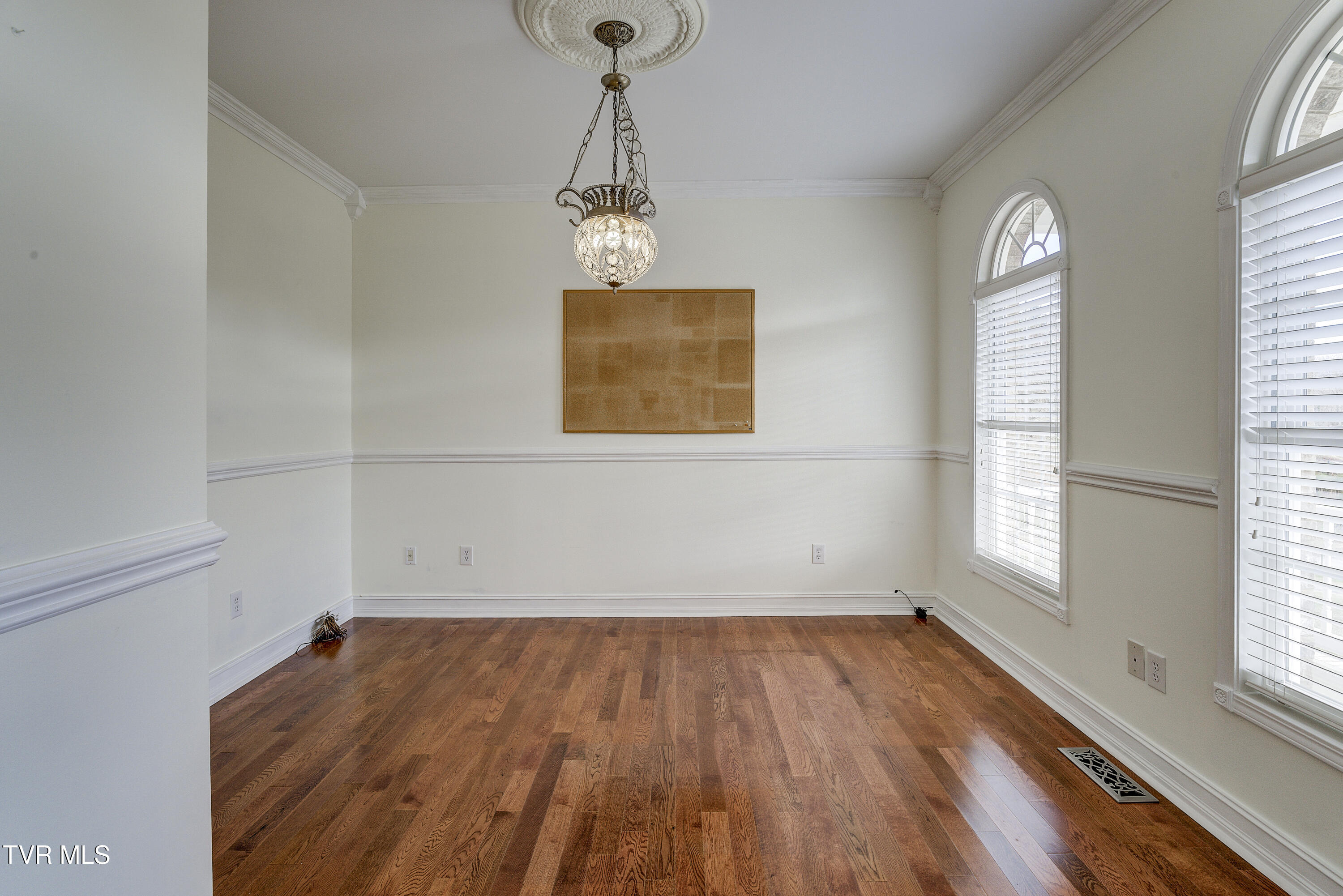 2272 Bullock Hollow Road Bristol, TN 37620 - Photo 10 of 91 Office