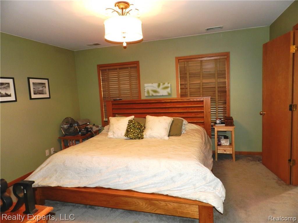 49020 Willis Road Belleville, MI 48111 - Photo 14 of 31 Master bedroom