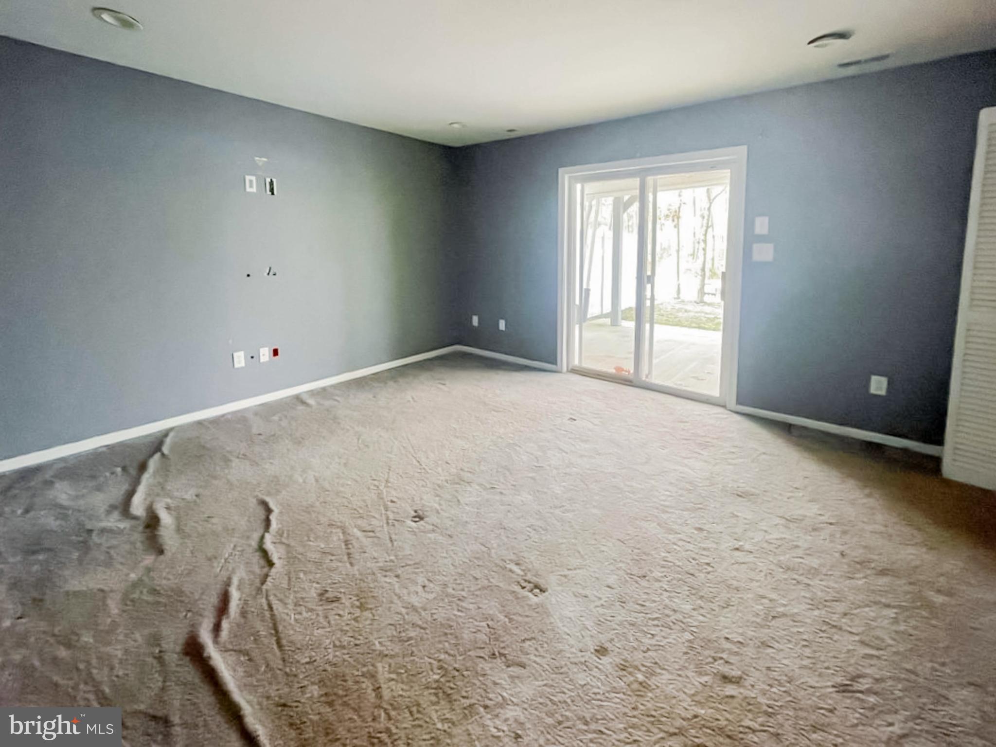 7 Tailor Lane Sicklerville, NJ 08081 - Photo 13 of 28 an empty room with windows