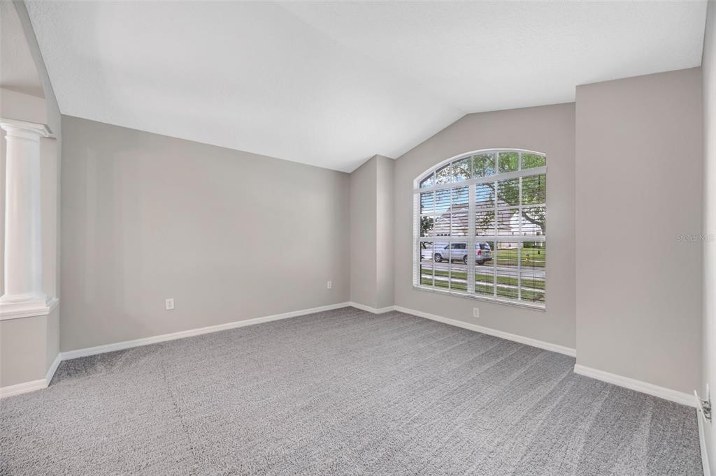 6337 Bridgecrest Drive Lithia, FL 33547 - Photo 4 of 24