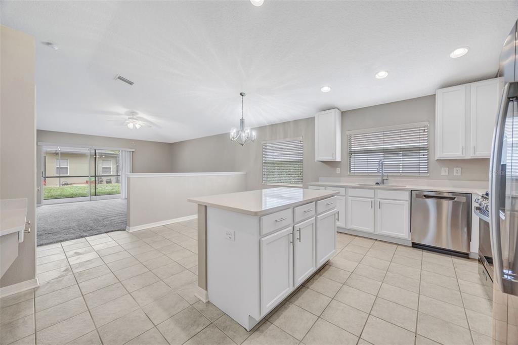 6337 Bridgecrest Drive Lithia, FL 33547 - Photo 6 of 24