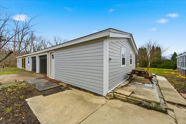 $449,900 | 6N879 Dunham Road, Wayne, IL 60184