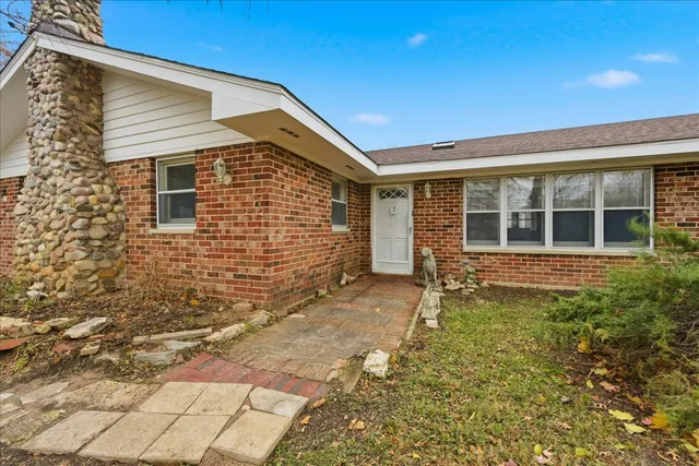 $449,900 | 6N879 Dunham Road, Wayne, IL 60184