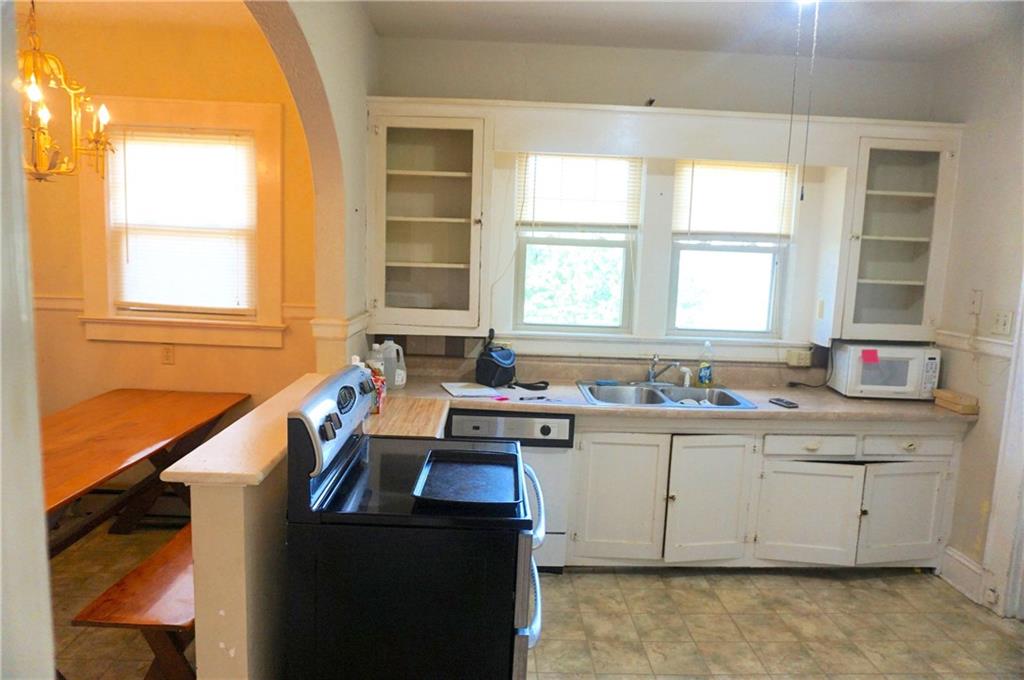 213 3rd Street Southeast Conover, NC 28613 - Photo 10 of 32 Gallery Image 10
