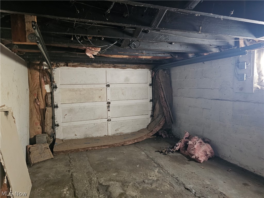 633 Riley Avenue East Liverpool, OH 43920 - Photo 20 of 21 View of garage