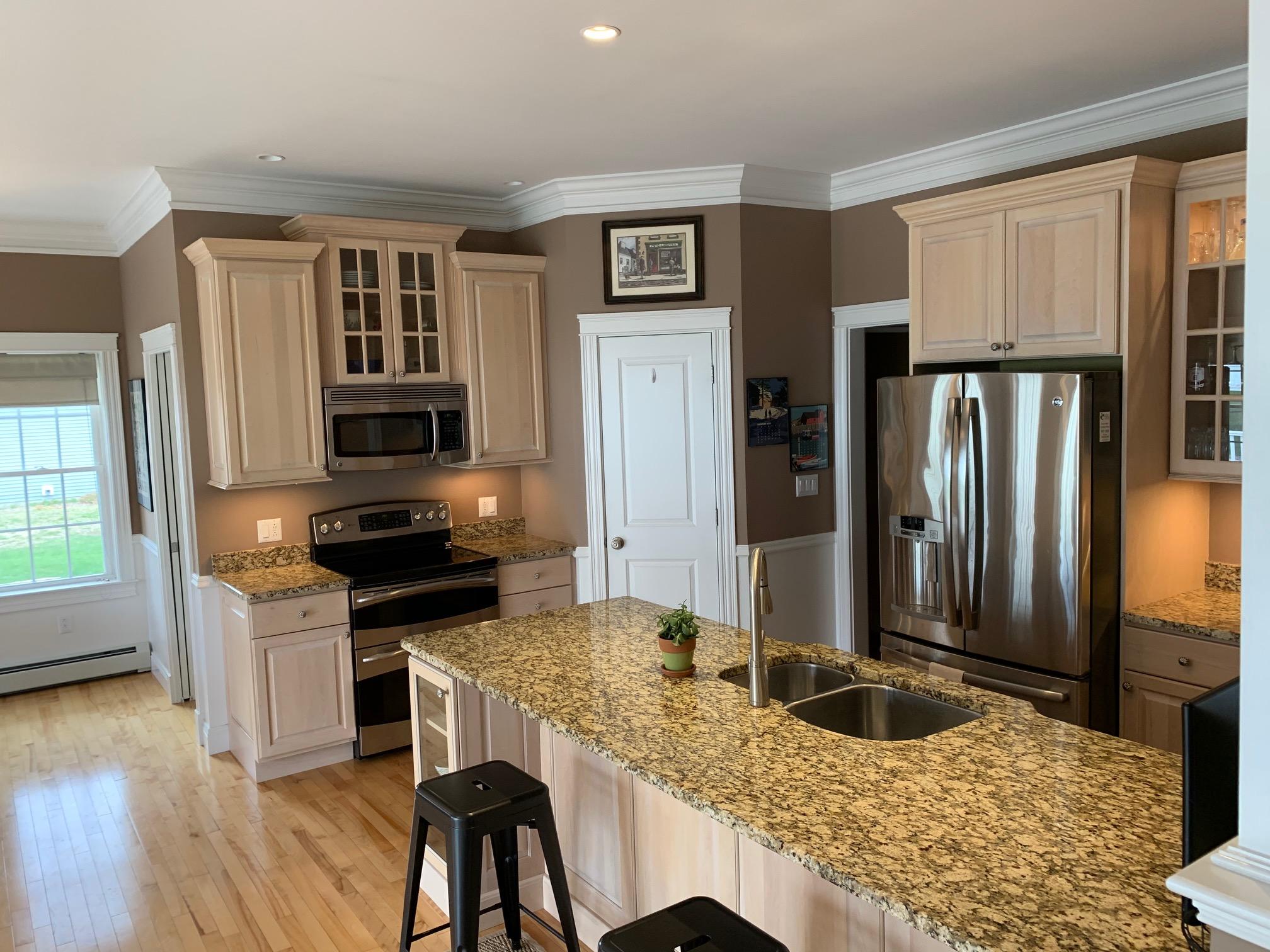 47 Peruvian Way Bangor, ME 04401 - Photo 17 of 59 Kitchen