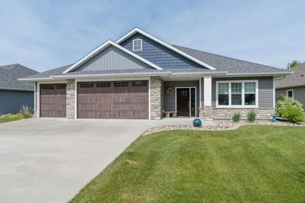 $599,900 | 305 Dancing Waters Circle, Mankato, MN 56001
