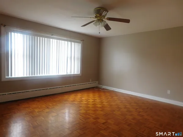 $2,200 | 45 Oakview Circle, Unit 203, Bridgeport, CT 06604