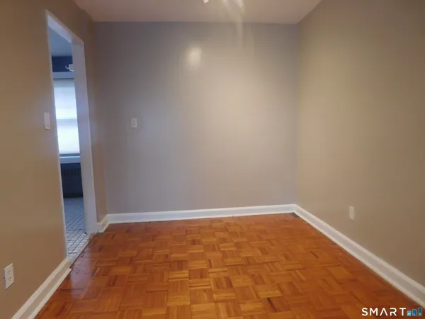 $2,200 | 45 Oakview Circle, Unit 203, Bridgeport, CT 06604
