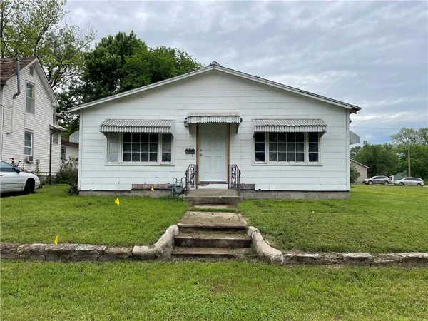 $75,000 | 113 West 4th Street, Coffeyville, KS 67337