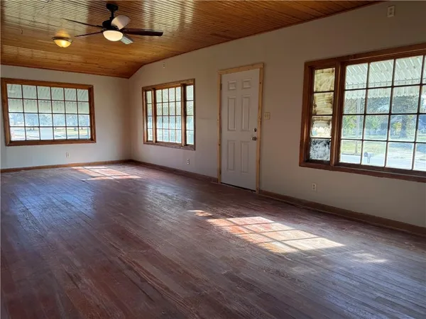 $75,000 | 113 West 4th Street, Coffeyville, KS 67337
