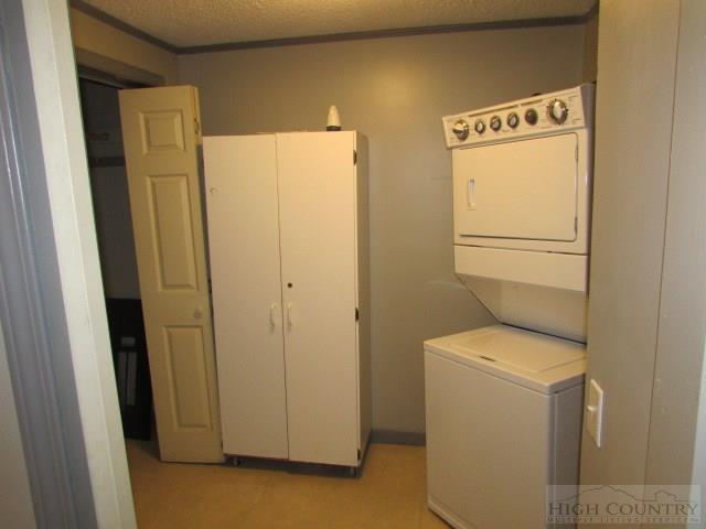 163 Longview Road Newland, NC 28657 - Photo 11 of 18 Gallery Image 11