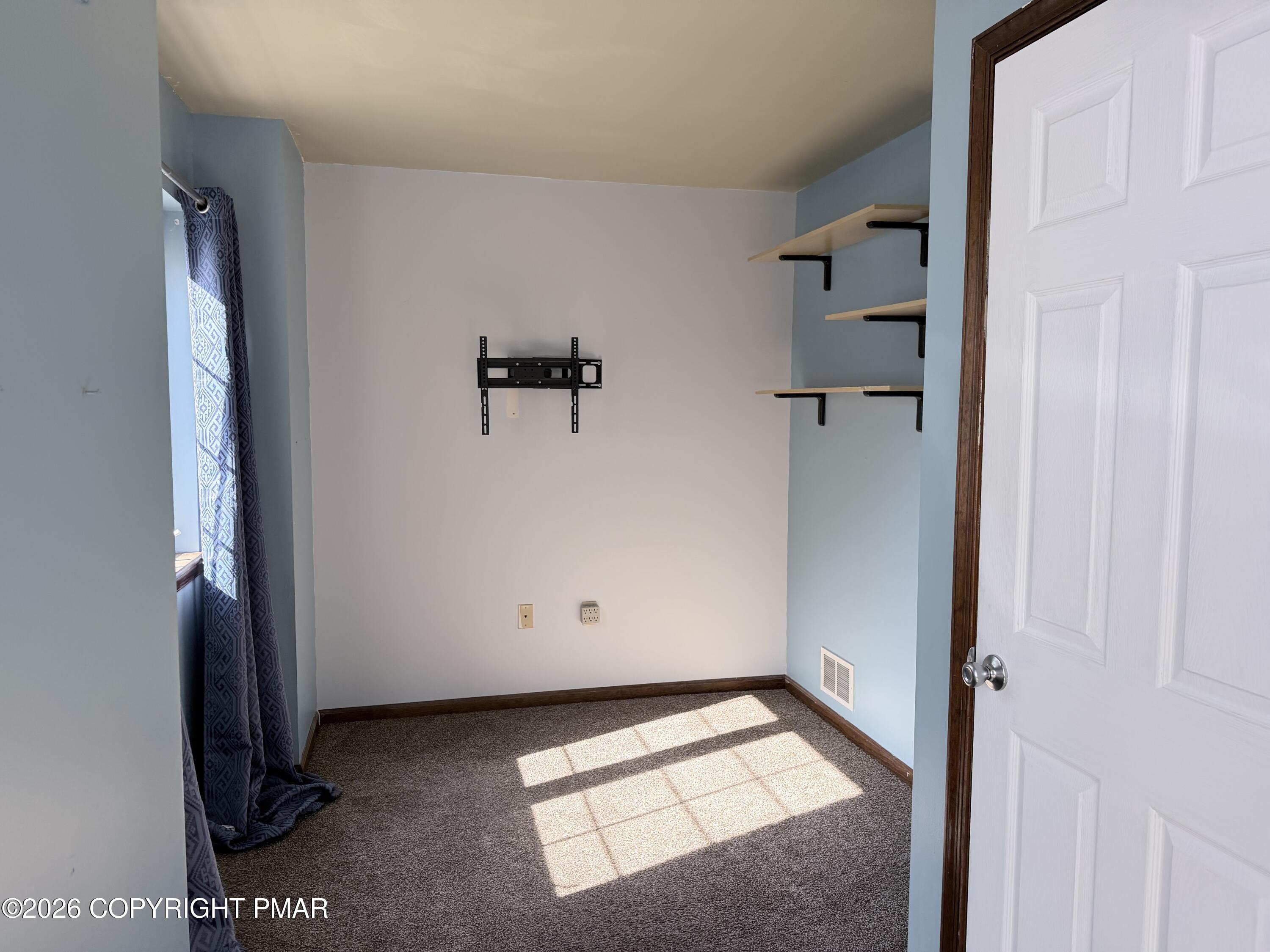 5191 Spring Drive Swiftwater, PA 18370 - Photo 13 of 42 IMG_1009 (1)