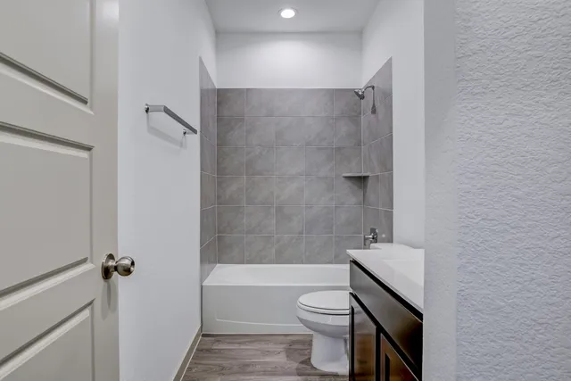 $2,100 | 3012 Gunnersbury Drive, Houston, TX 77047