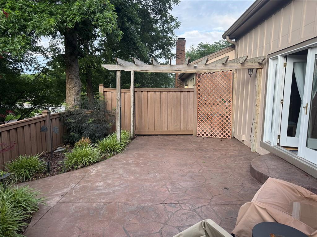 12809 Cambridge Road Leawood, KS 66209 - Photo 2 of 4