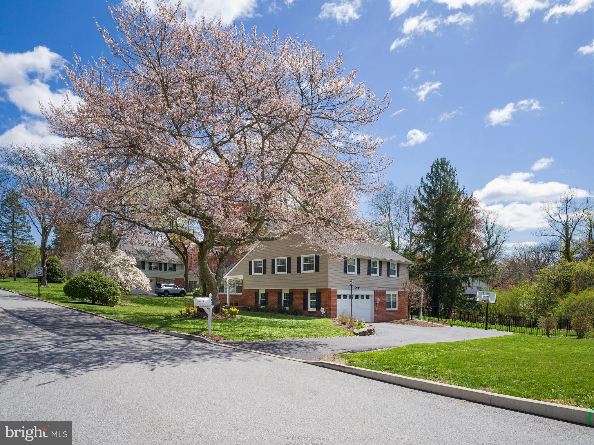 93 Hillside Road Wayne, PA 19087 - Photo 3 of 30