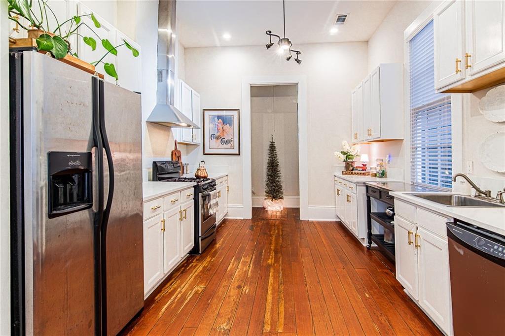 825 Fourth Street New Orleans, LA 70130 - Photo 8 of 23