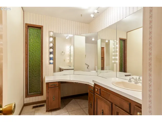 $650,000 | 7885 Northwest Ridgewood Drive, Corvallis, OR 97330