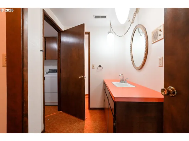 $650,000 | 7885 Northwest Ridgewood Drive, Corvallis, OR 97330