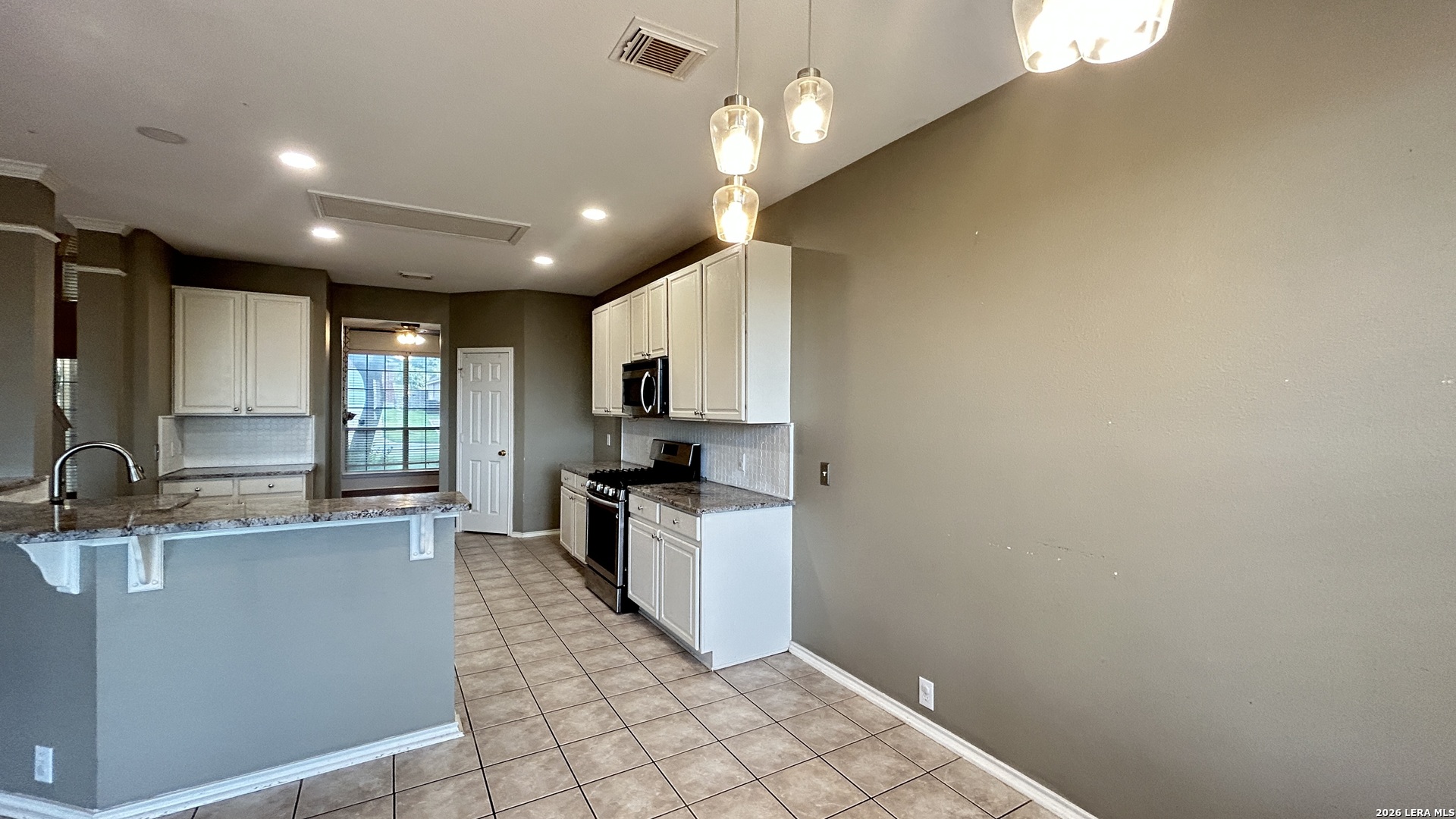 21227 Rio Sabinal San Antonio, TX 78259 - Photo 20 of 52