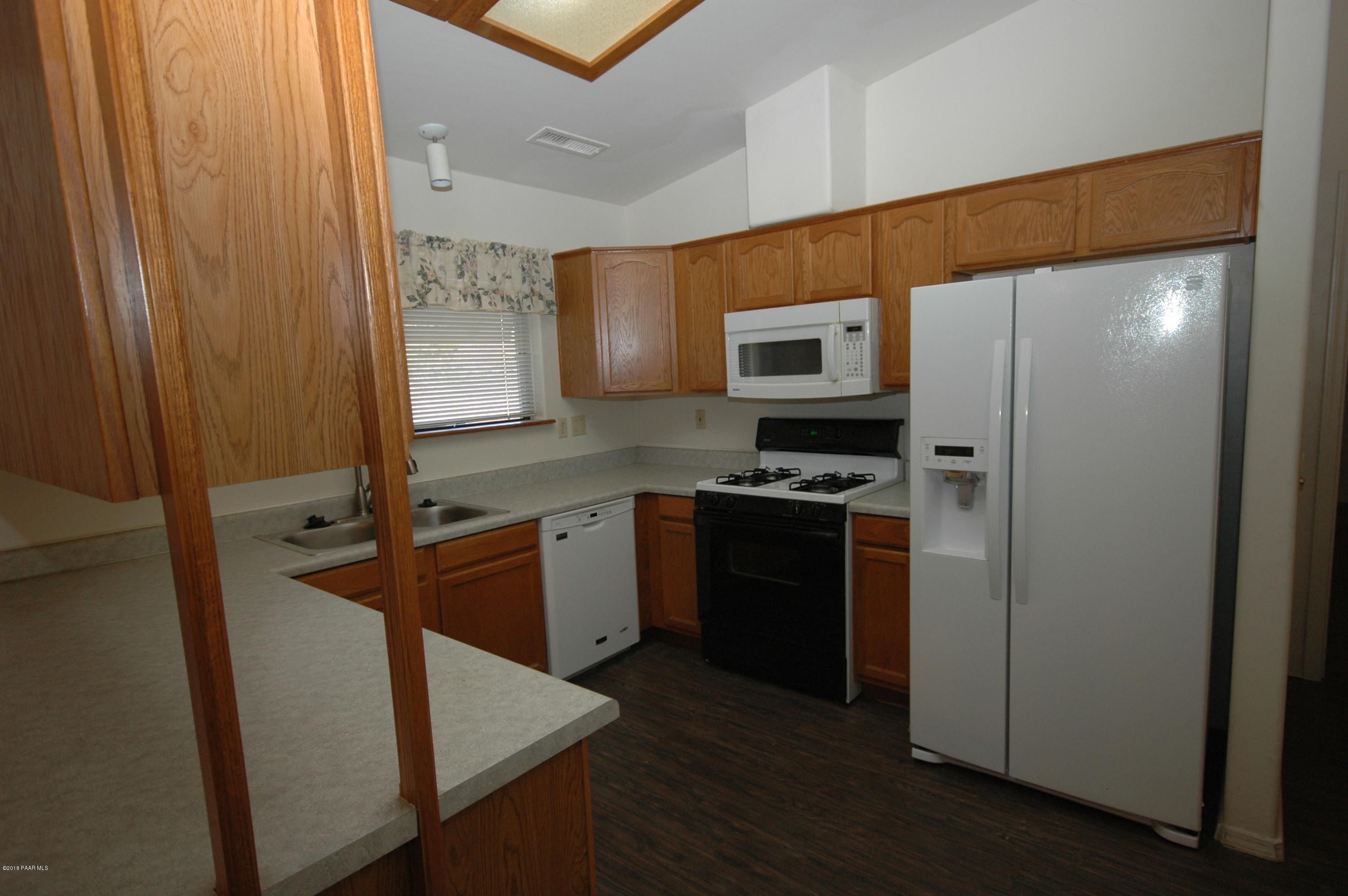 17539 East Jackrabbit Road Mayer, AZ 86333 - Photo 10 of 18 Kitchen