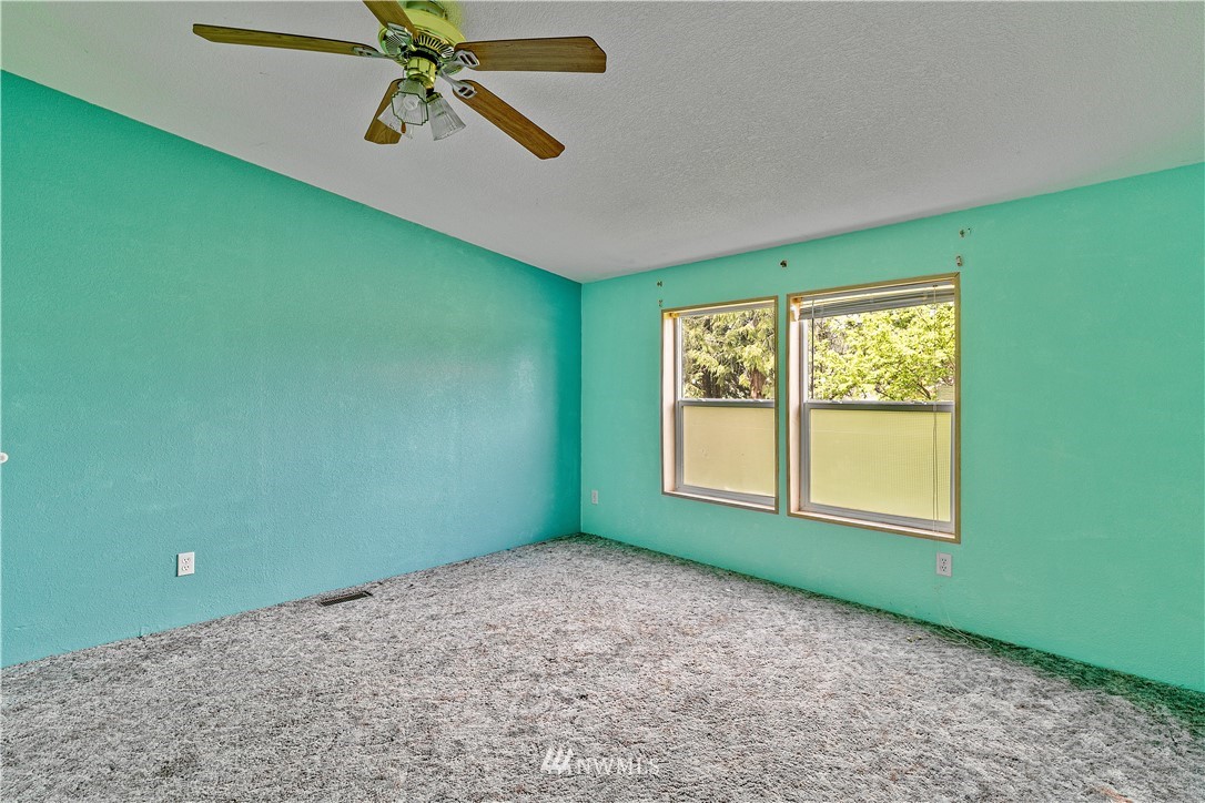 440 Kirkland Road Chehalis, WA 98532 - Photo 23 of 36 a view of a room that has a window and a ceiling fan