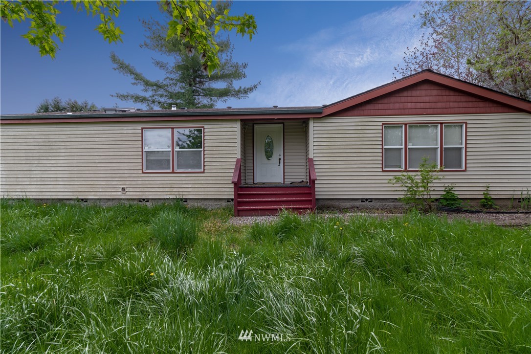 440 Kirkland Road Chehalis, WA 98532 - Photo 29 of 36 a front view of a house with a yard