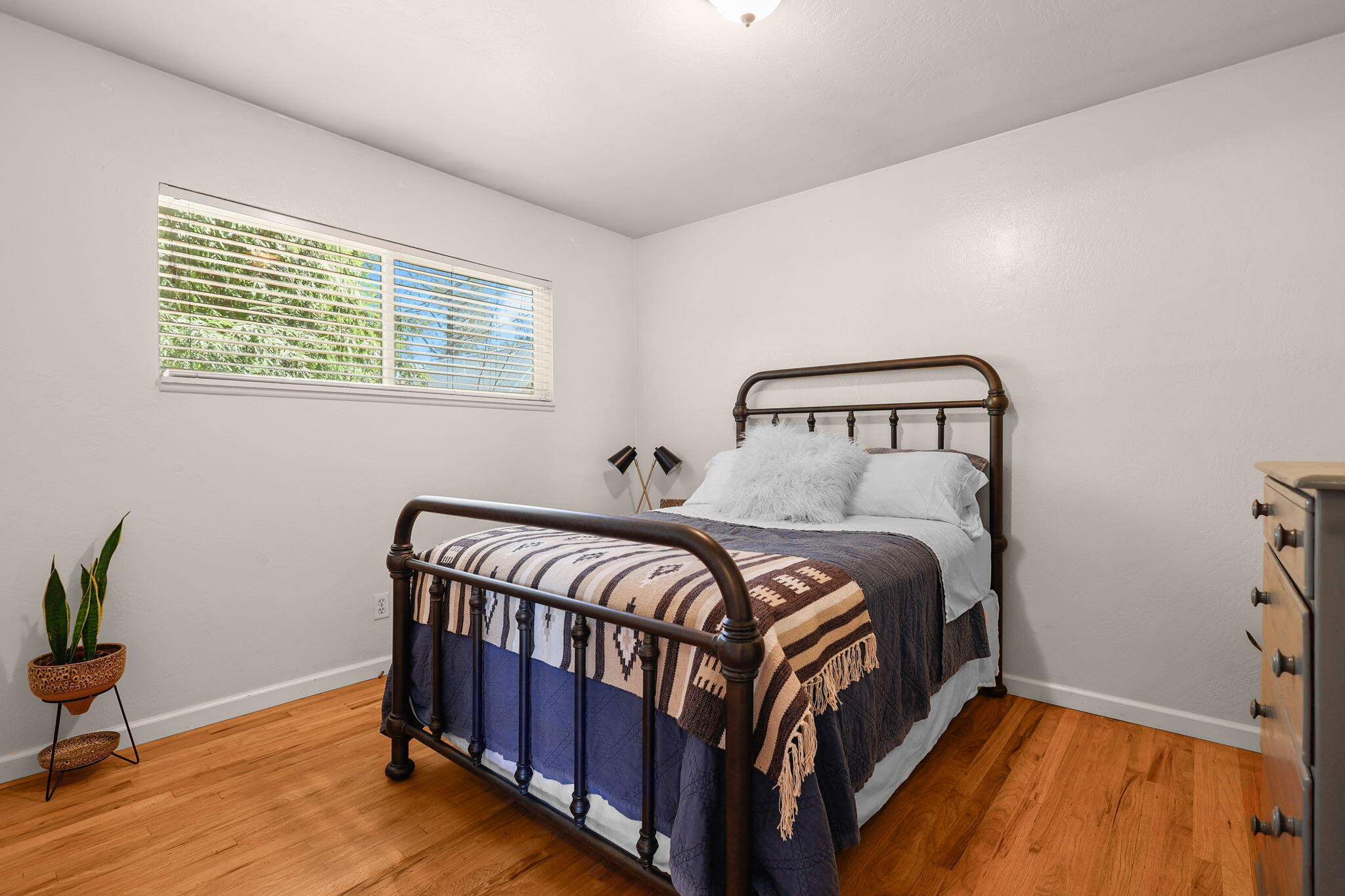 2893 Alfreda Way Redding, CA 96002 - Photo 13 of 22 Bedroom 1