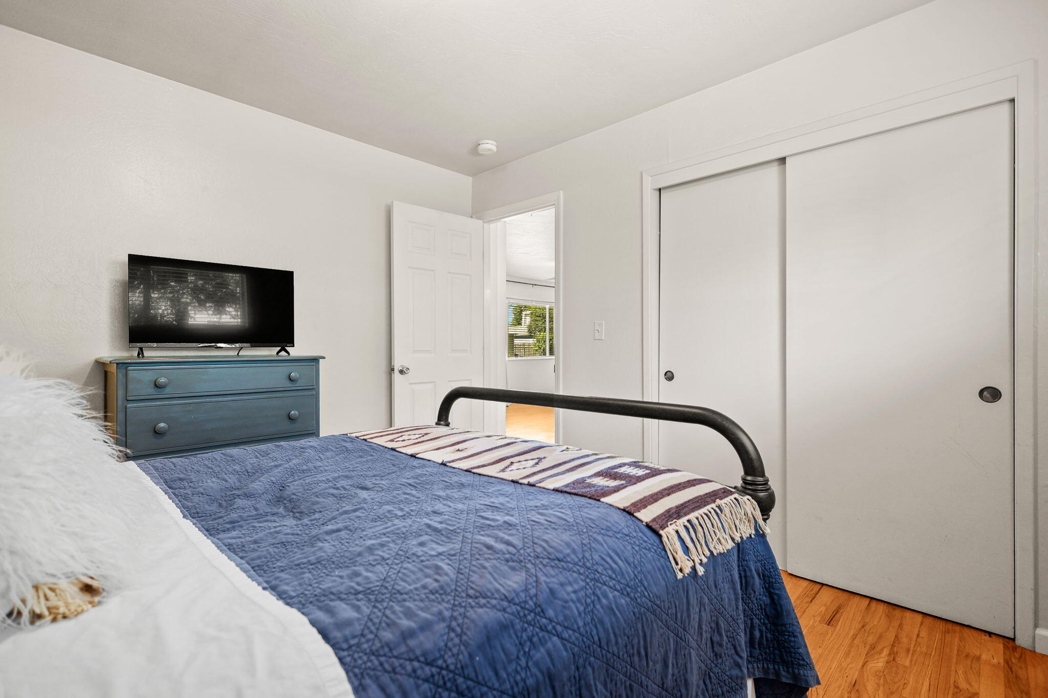 2893 Alfreda Way Redding, CA 96002 - Photo 14 of 22 Bedroom 1