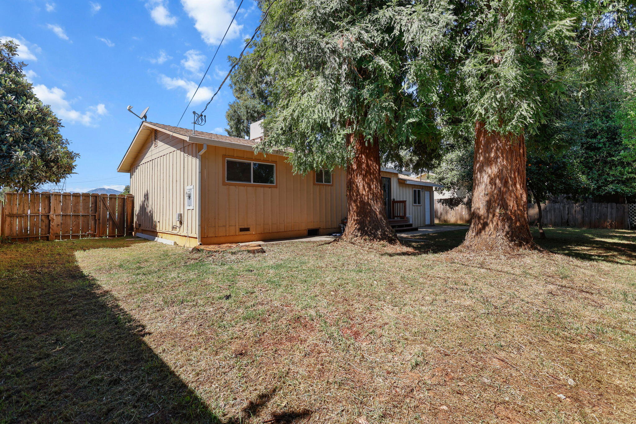 2893 Alfreda Way Redding, CA 96002 - Photo 20 of 22 Fully Fenced Yard