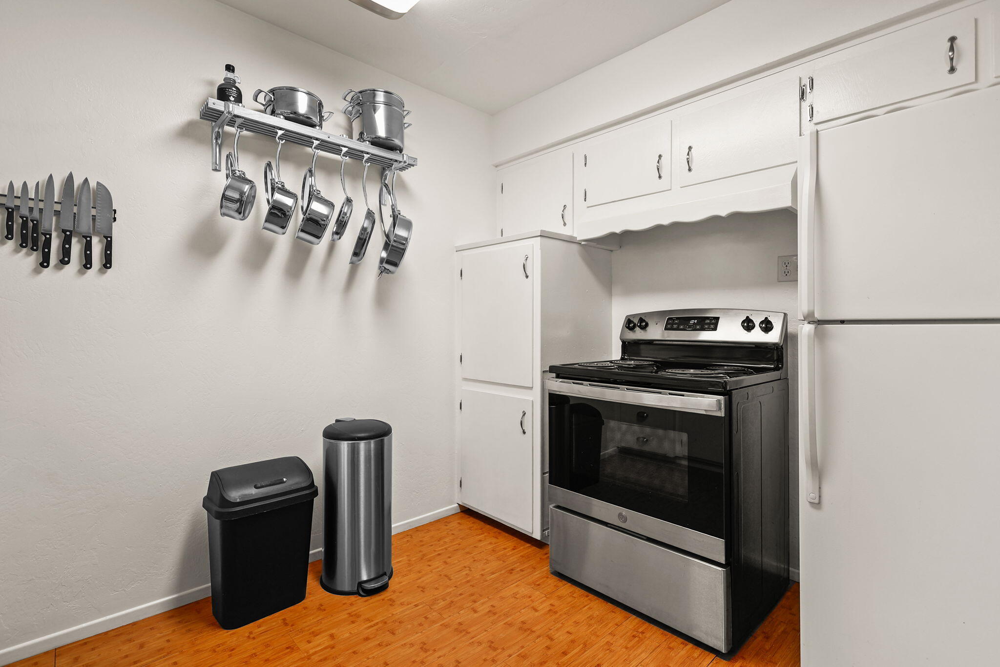 2893 Alfreda Way Redding, CA 96002 - Photo 10 of 22 Kitchen